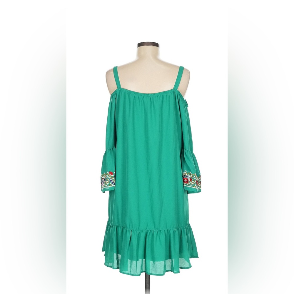 Green Sleeveless Dress with Embroidered Detail